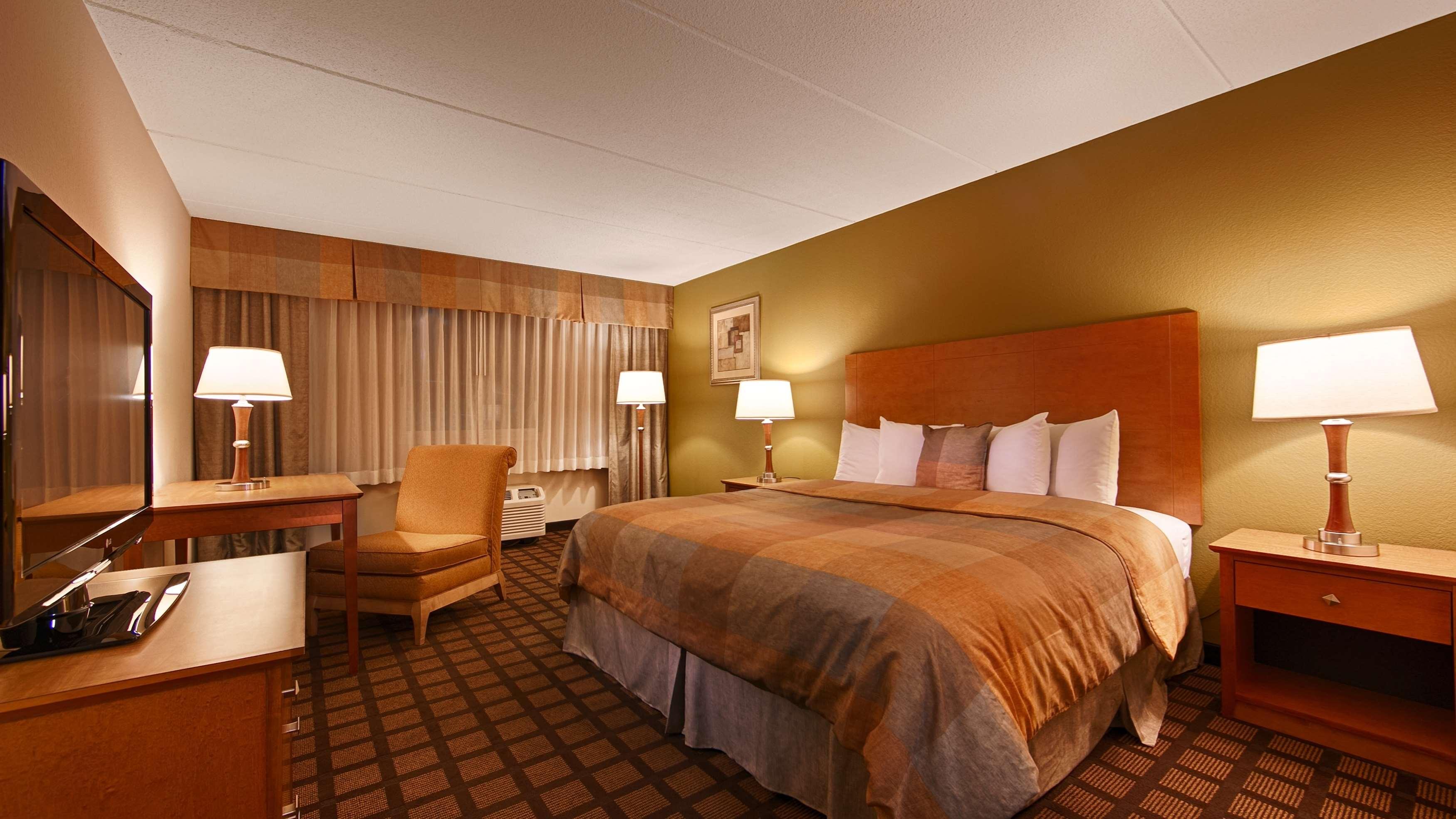 Best Western Plus Chicago Hillside Exterior photo