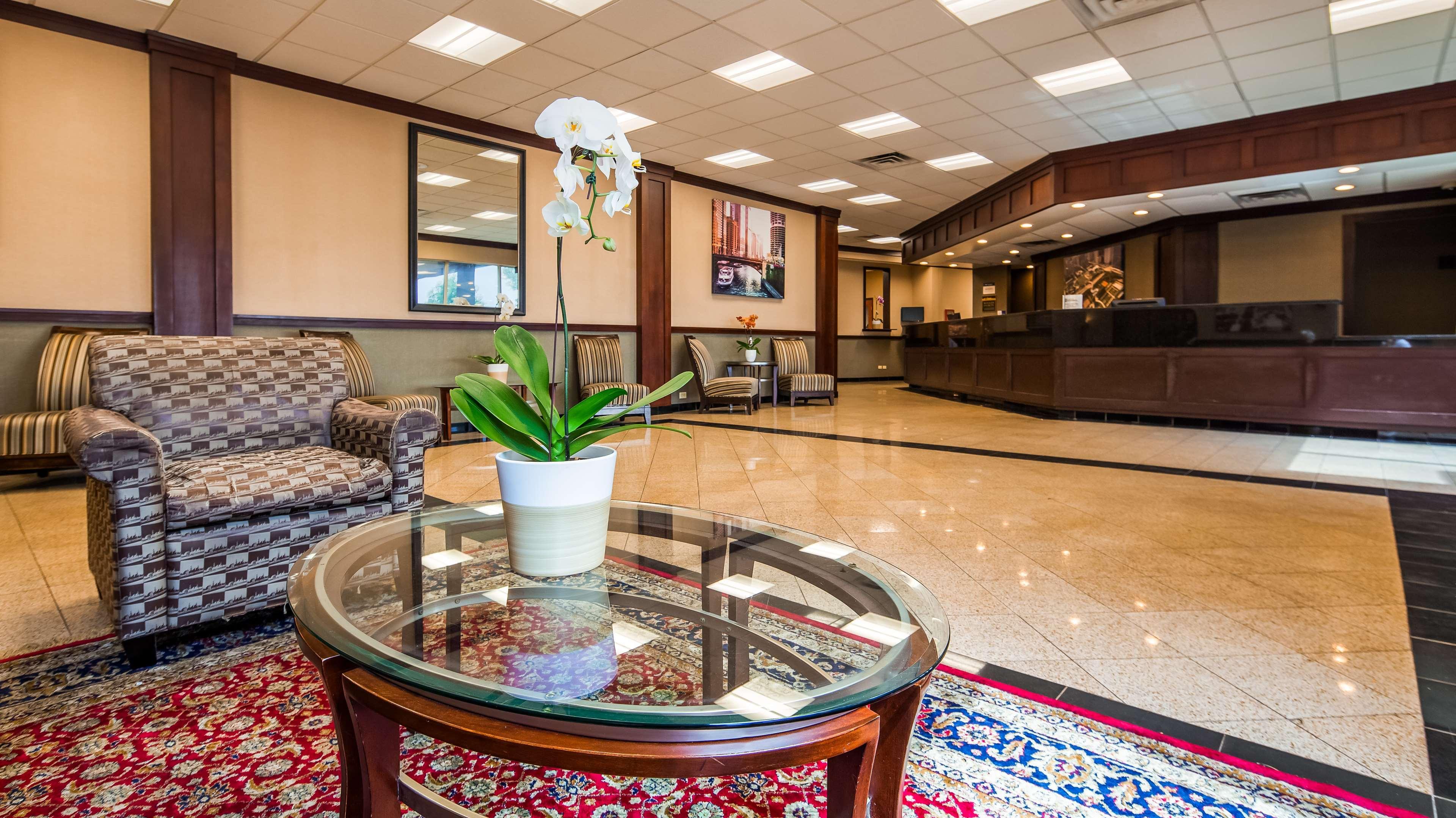 Best Western Plus Chicago Hillside Exterior photo