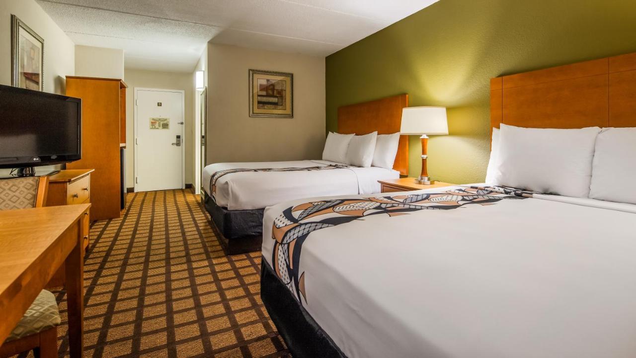 Best Western Plus Chicago Hillside Exterior photo